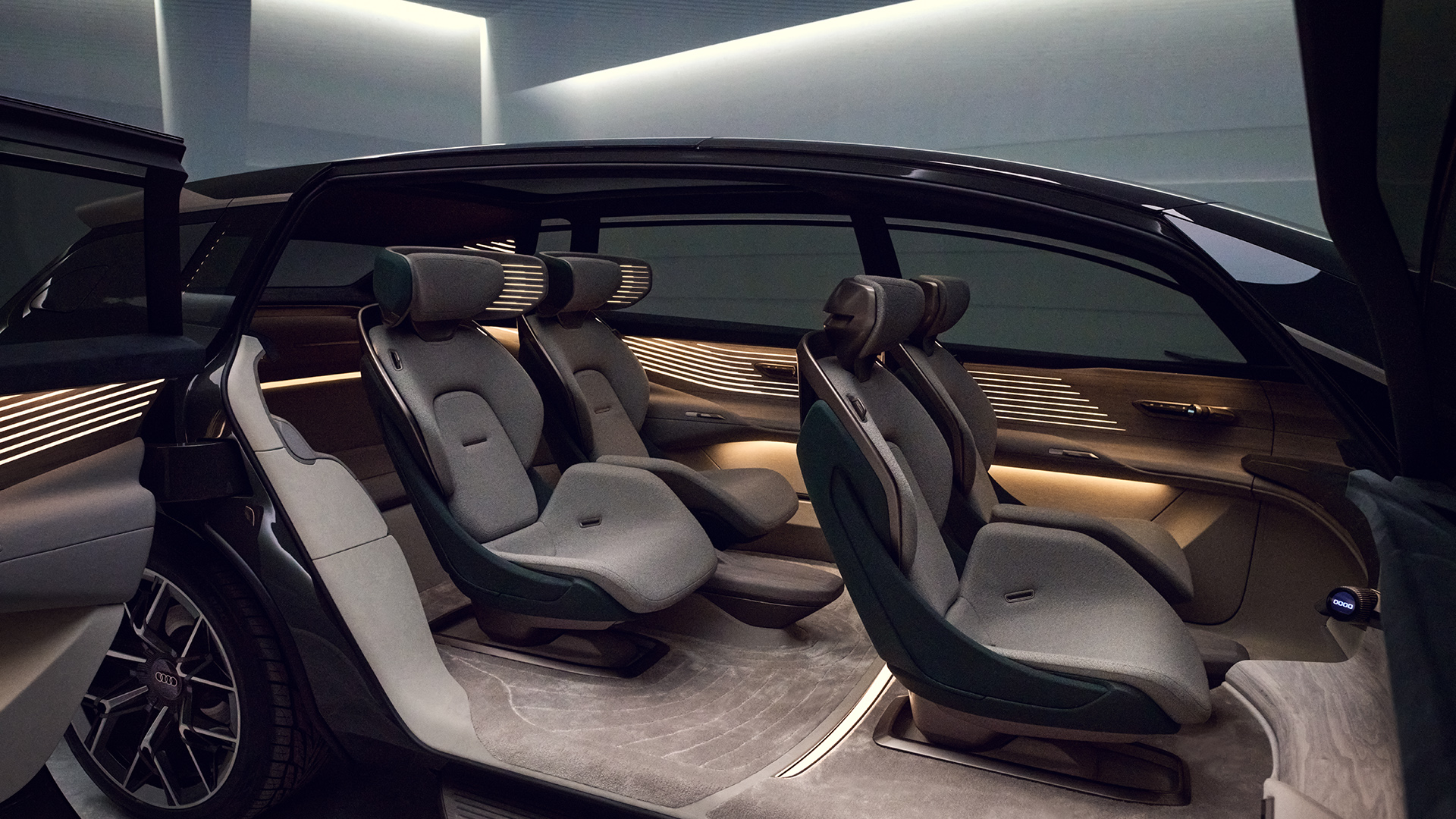 A view inside the Audi urbansphere concept’s interior with its four individual seats.